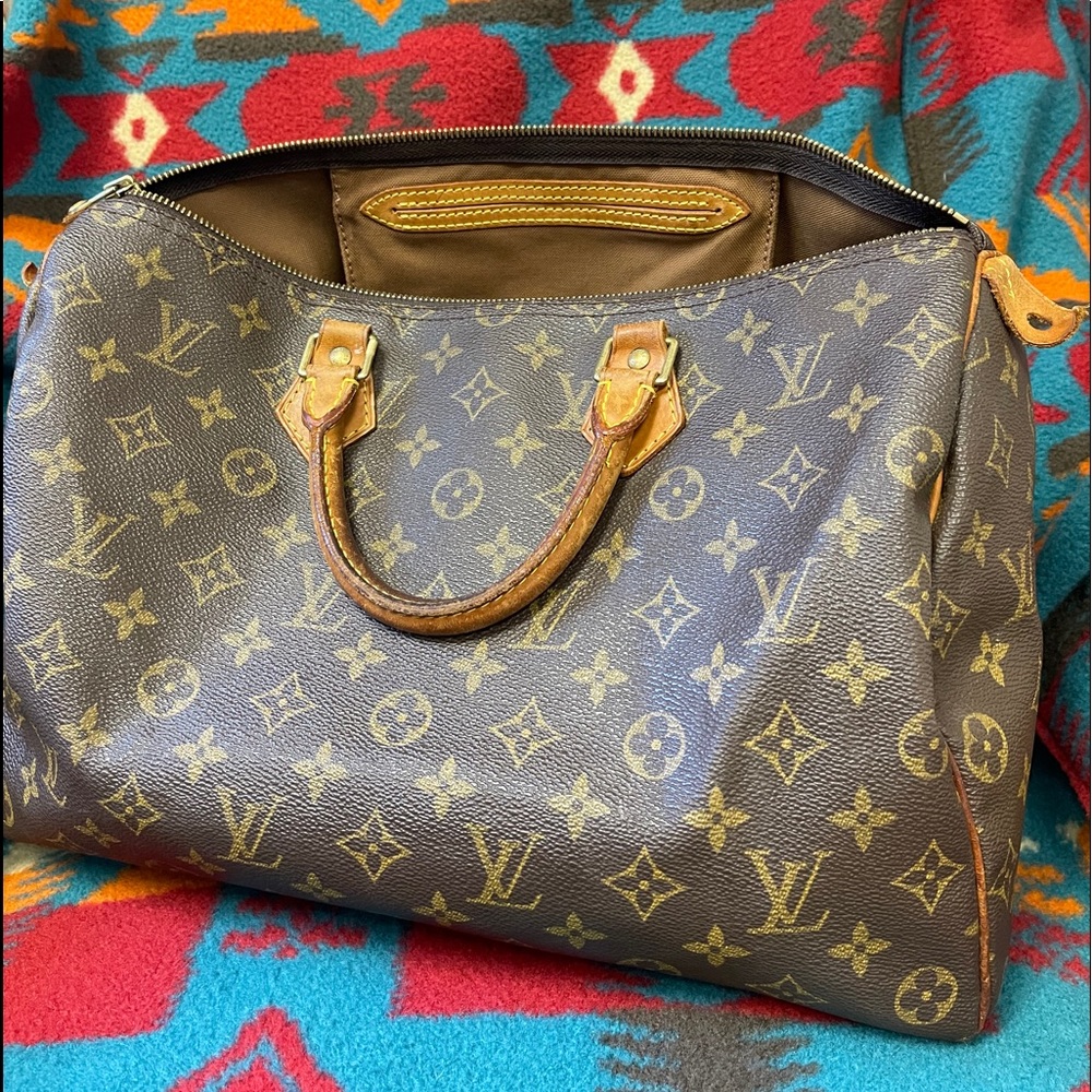 Louis Vuitton Speedy 35